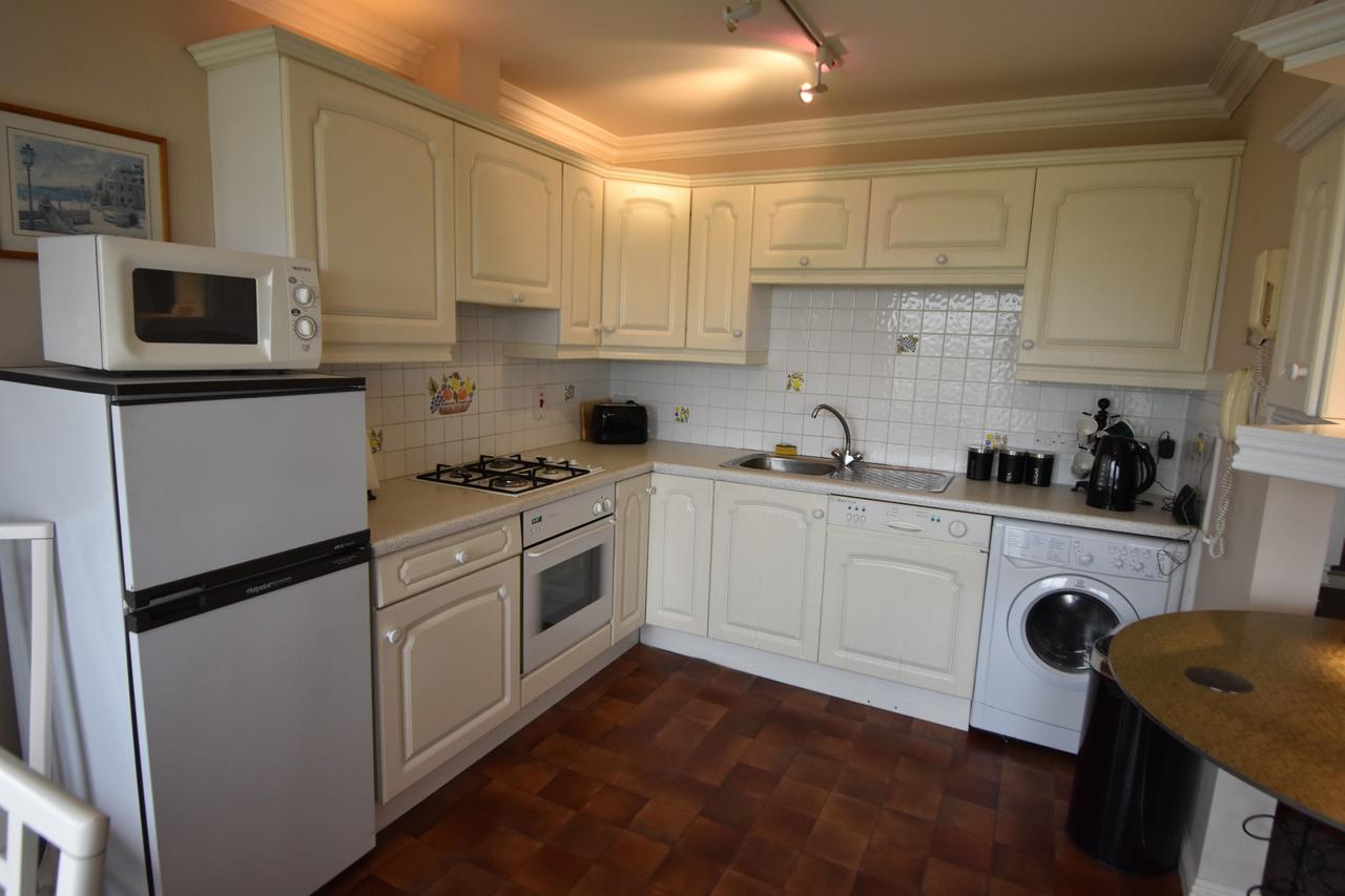 The Links Apartment Portrush Extérieur photo